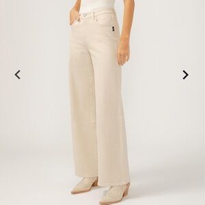 Wide Leg High-Rise Jeans in Cream